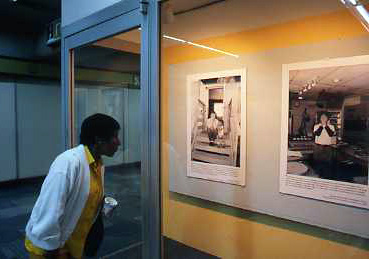 Exhibit at Mexico City's metro